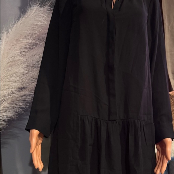 Banana Republic Black Tiered Long Sleeve Dress - Picture 2 of 11